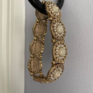 gold pearl/diamond bracelet (costume jewelry)